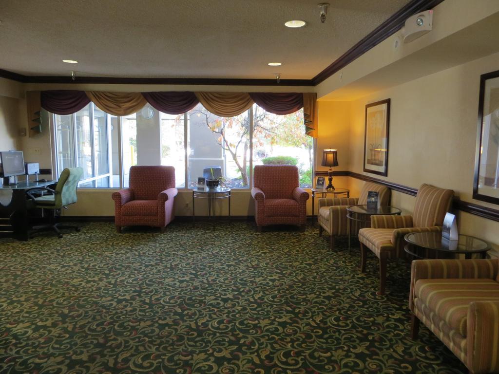 Baymont By Wyndham Kalamazoo East מראה חיצוני תמונה