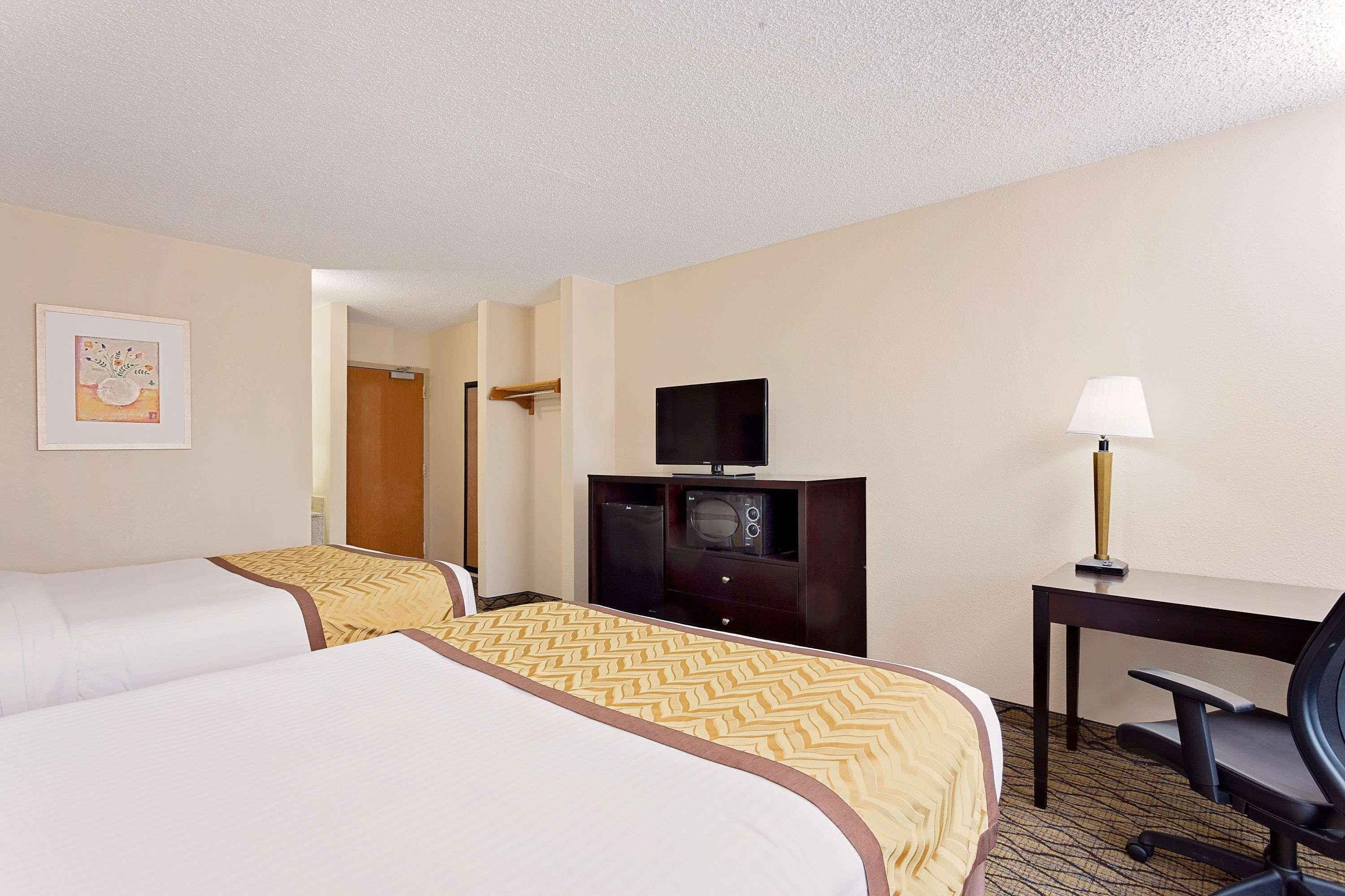 Baymont By Wyndham Kalamazoo East מראה חיצוני תמונה