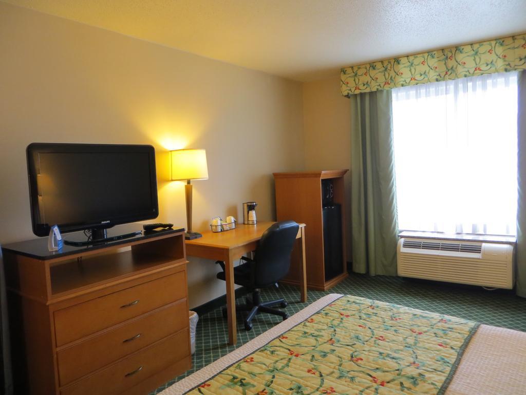 Baymont By Wyndham Kalamazoo East מראה חיצוני תמונה